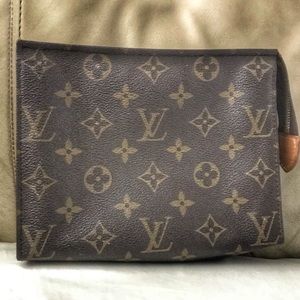 AUTH Louis Vuitton toiletry 19 clutch / makeup bag